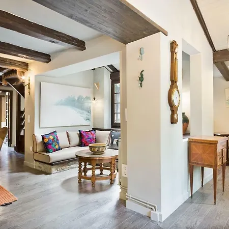 Luderna - Casa Con Terraza Dera Aubeta Ferienhaus *