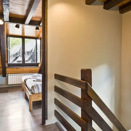 Luderna - Casa Con Terraza Dera Aubeta Ferienhaus Garós
