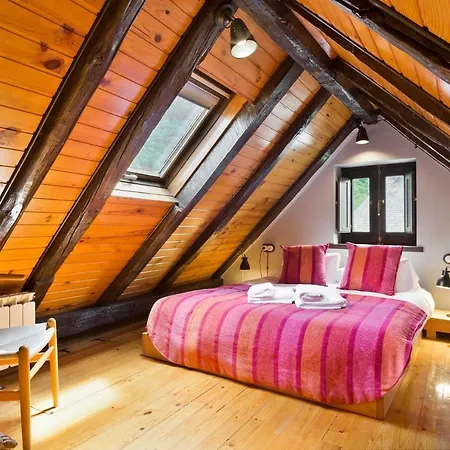 Luderna - Casa Con Terraza Dera Aubeta Garos