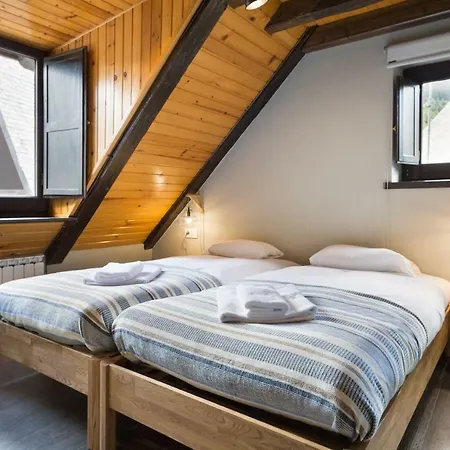 Holiday home Luderna - Casa Con Terraza Dera Aubeta